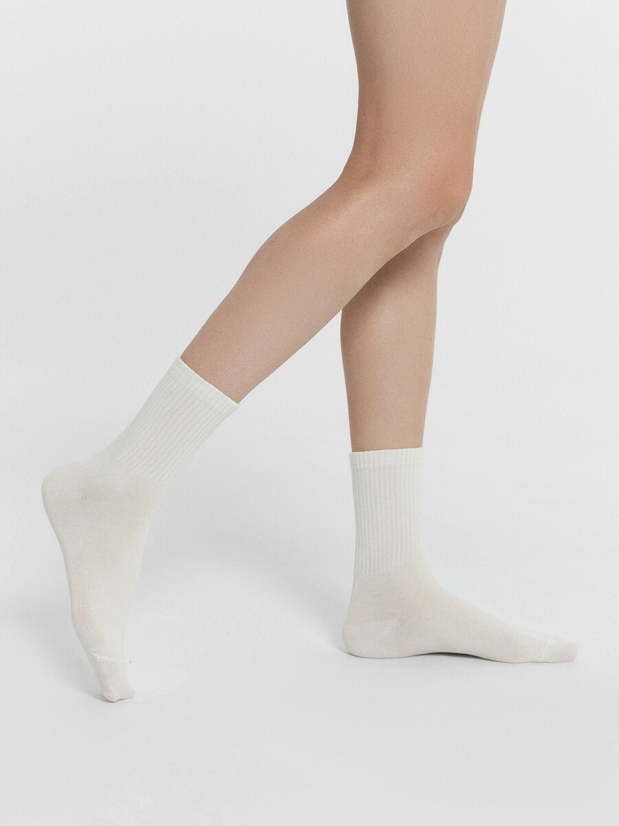 Носки женские в молочном цвете